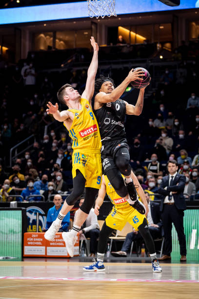 执教风格固 执教风格固